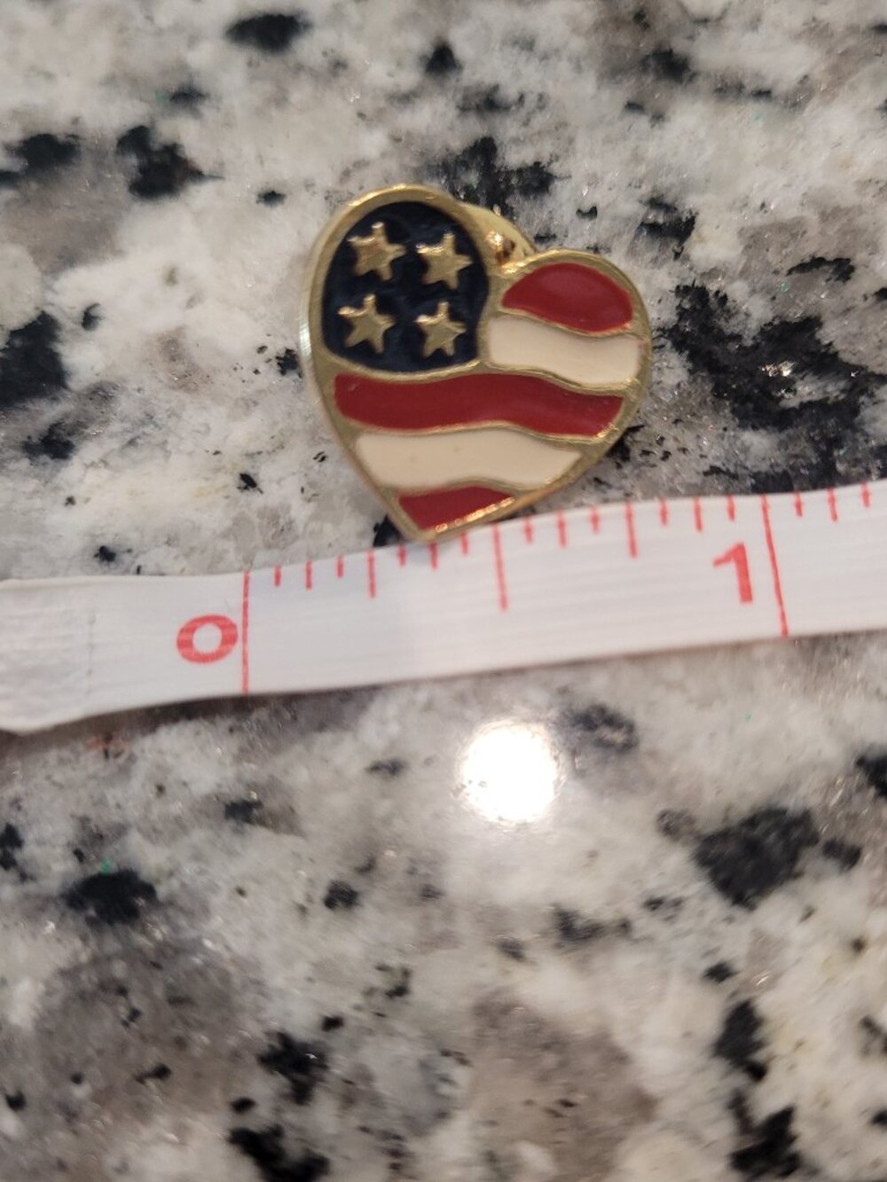 Vintage Avon Gold Tone USA 4th Of July American Flag Heart Lapel Pin